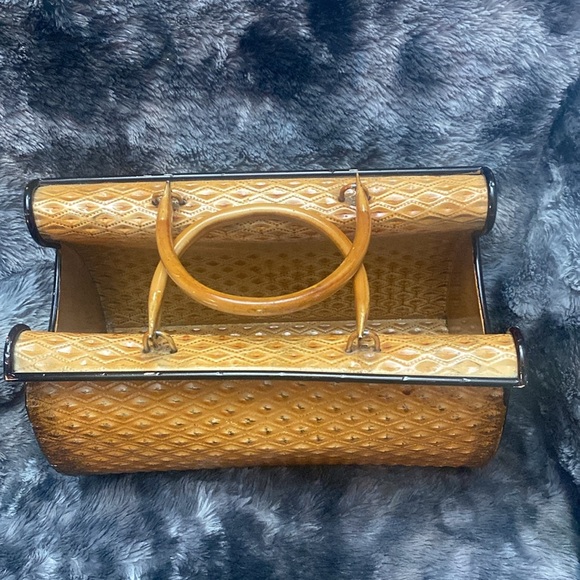 Unique Metal Magazine/ Blanket Holder - Picture 2 of 16